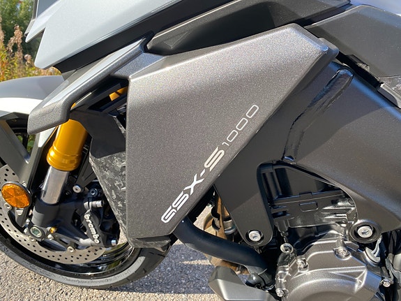 Suzuki GSX-S1000R 15 of 30