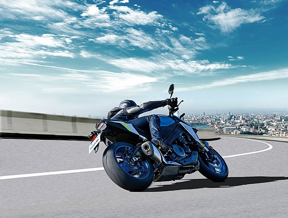 Suzuki GSX-S1000R 25 of 30
