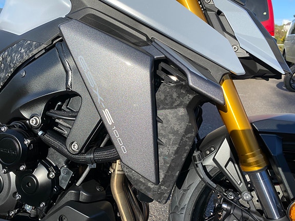 Suzuki GSX-S1000R 17 of 30