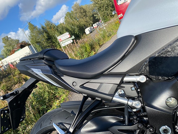 Suzuki GSX-S1000R 19 of 30