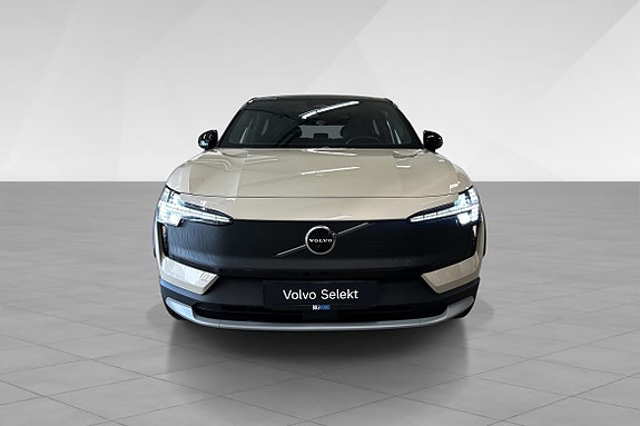 Volvo EX30 CC 2 of 5