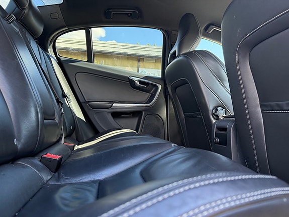 Volvo S60 10 of 23