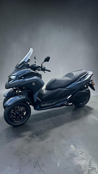 Yamaha Tricity 300 2 of 5