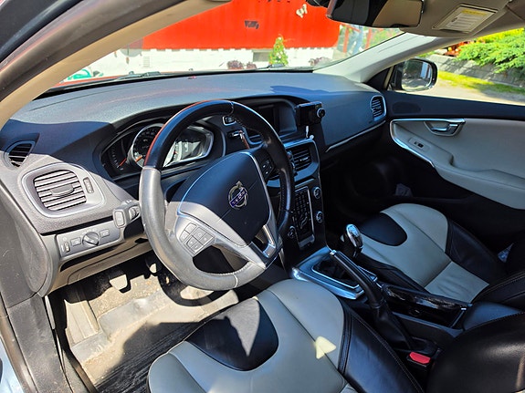 Volvo V40 Cross Country 5 of 5