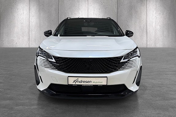 Peugeot 3008 2 of 5