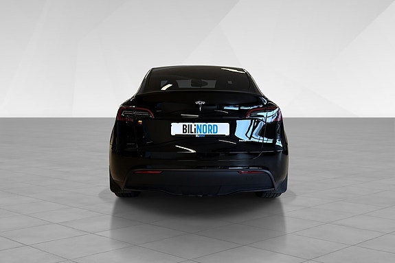 Tesla Model Y 5 of 5