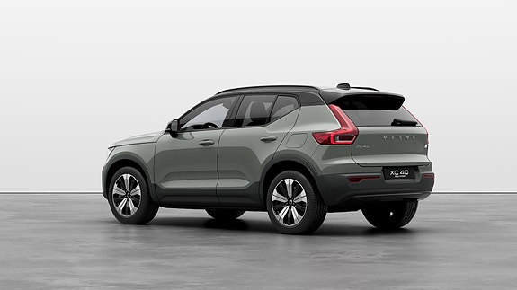 Volvo XC40 4 of 5