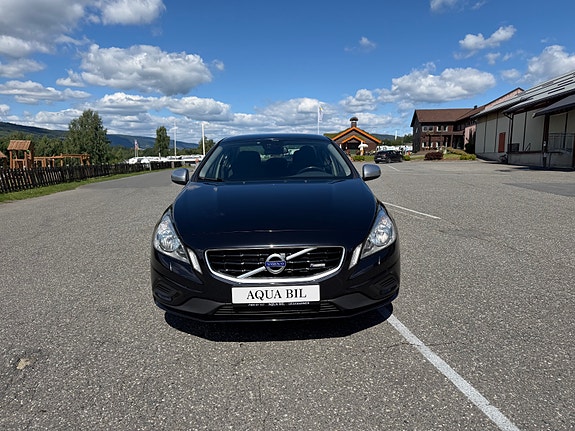 Volvo S60 3 of 5