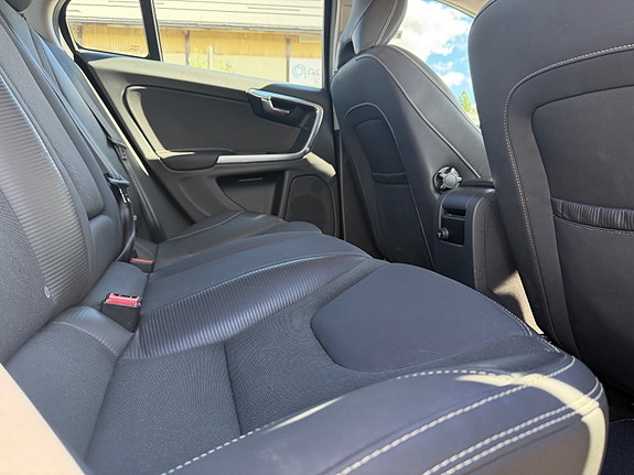 Volvo S60 10 of 18