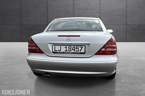 Mercedes-Benz slk 4 of 5