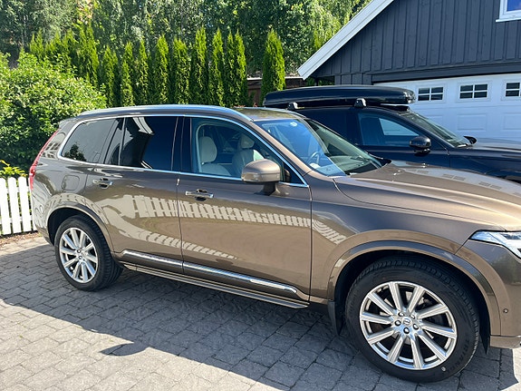 Volvo XC90 2 of 5
