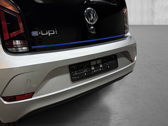 Volkswagen UP! 4 of 5