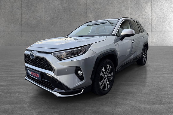 Toyota RAV4 4 of 16