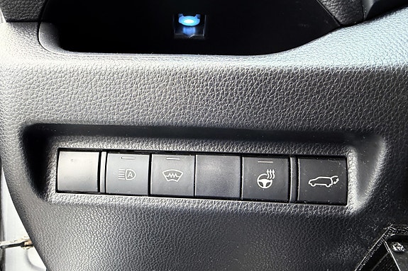 Toyota RAV4 13 of 16