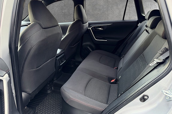 Toyota RAV4 14 of 16