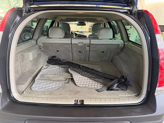 Volvo XC70 18 of 30