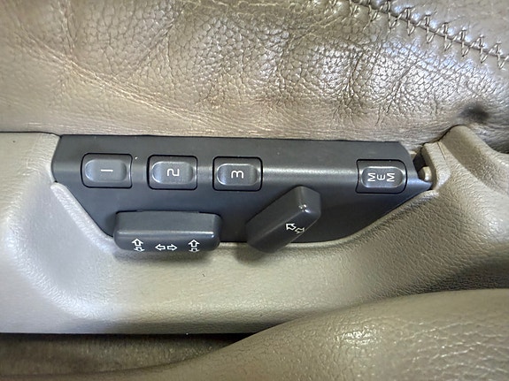 Volvo XC70 20 of 30
