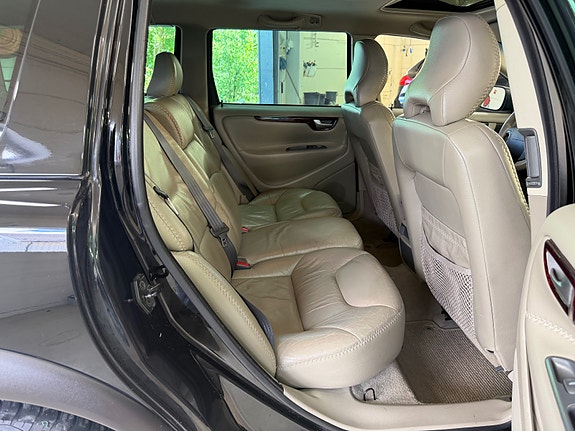 Volvo XC70 15 of 30