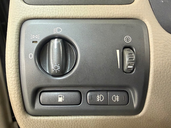 Volvo XC70 29 of 30