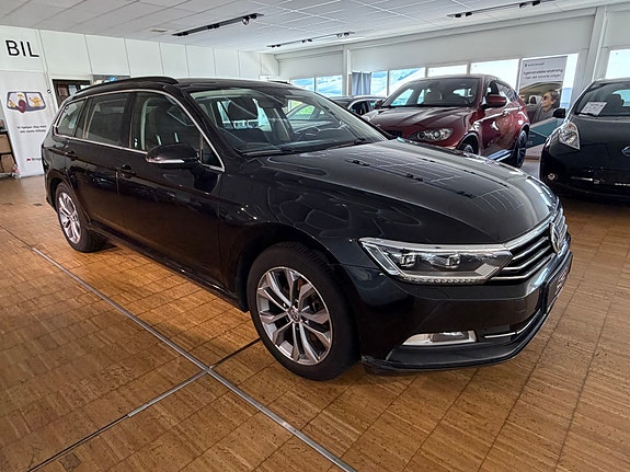 Volkswagen Passat 4 of 22