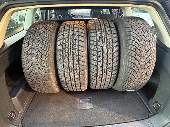 Volkswagen Passat 14 of 22
