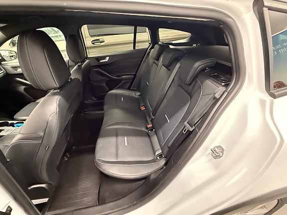 Ford Focus 12 of 30