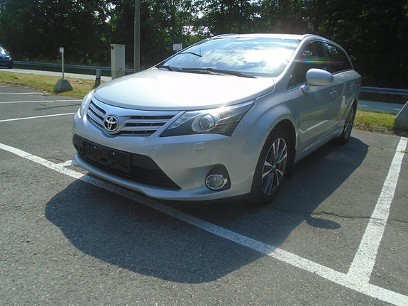 Toyota Avensis 4 of 5