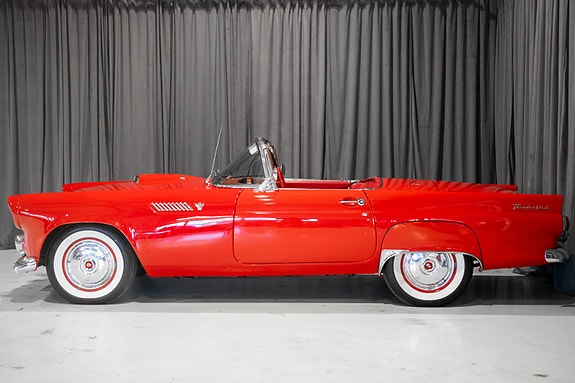 Ford Thunderbird 3 of 5