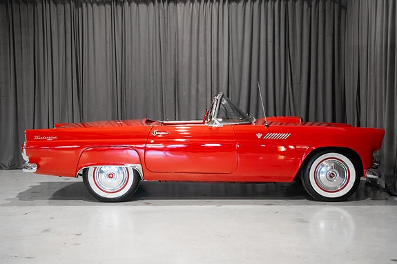 Ford Thunderbird 4 of 5