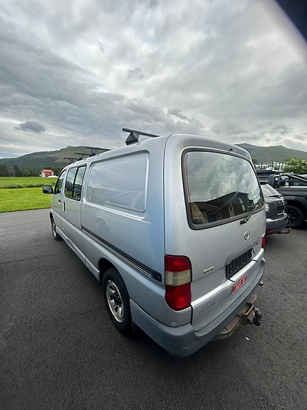 Toyota Hiace Combi 2004 photo 3
