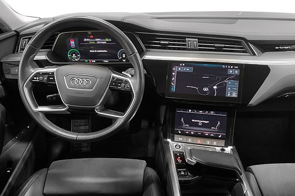 Audi e-tron 10 of 15