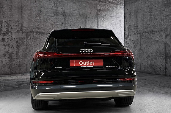 Audi e-tron 7 of 15