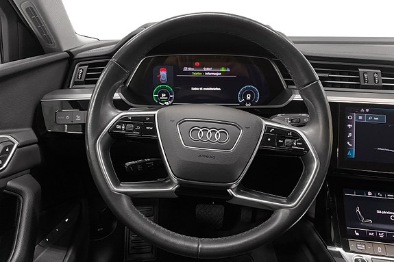 Audi e-tron 11 of 15