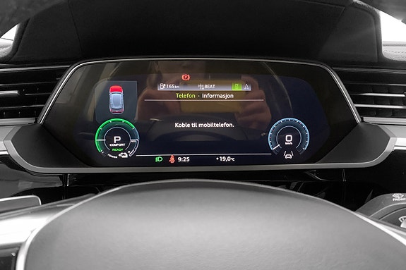 Audi e-tron 13 of 15