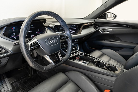 Audi e-tron GT 10 of 30