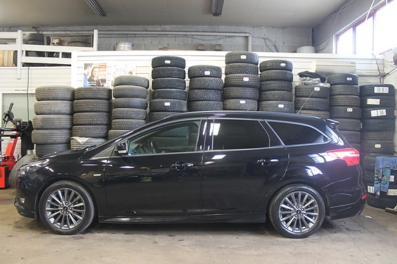 Ford Focus 2 of 18
