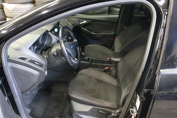 Ford Focus 14 of 18