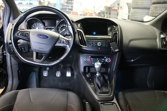 Ford Focus 15 of 18