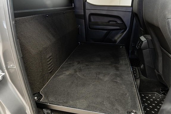 Volkswagen Amarok 27 of 27