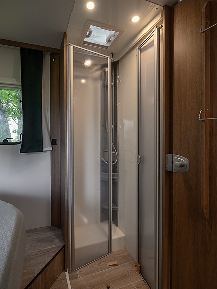 Dethleffs Trend I 7057 | SOLCELLE | SENKESENG | QUEENBED 28 of 30