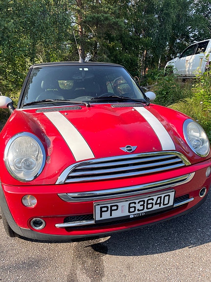 MINI Cooper 4 of 5
