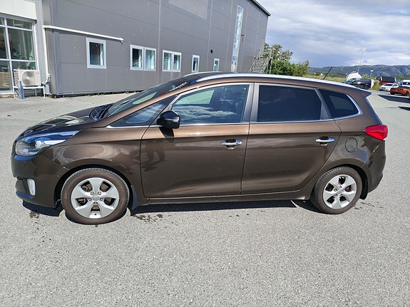 Kia Carens 5 of 17