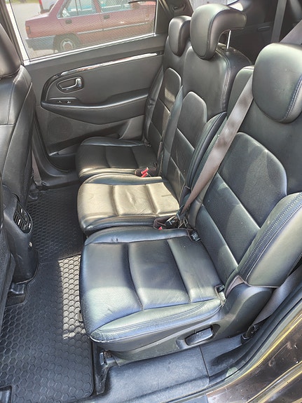 Kia Carens 7 of 17