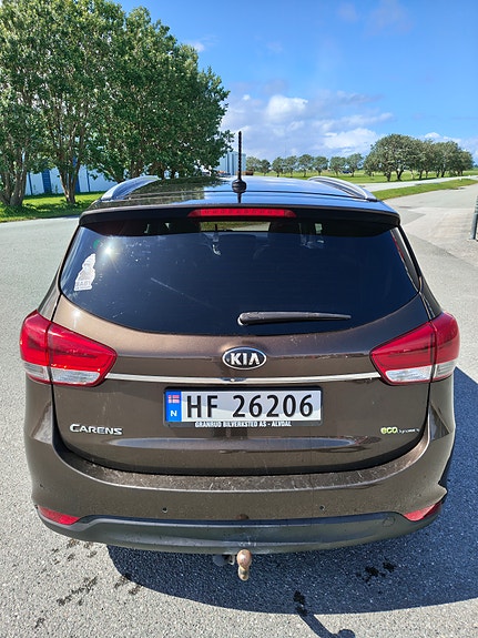 Kia Carens 4 of 17