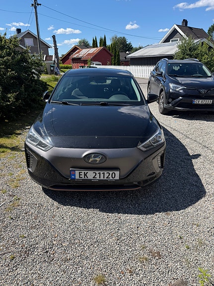 Hyundai IONIQ 2 of 5