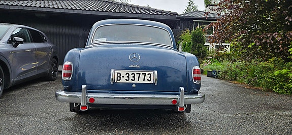 Mercedes-Benz 190 5 of 5
