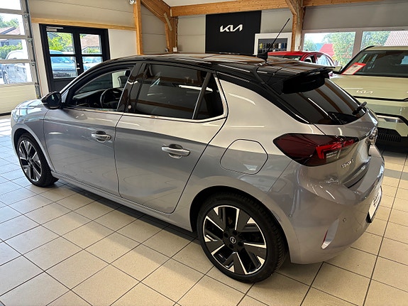 Opel Corsa 2 of 5