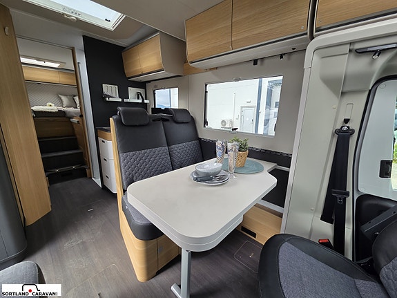 Adria MATRIX PLUS 670 SL - Fiat MultiJet3 140HP (103kW) HD 43H 12 of 30