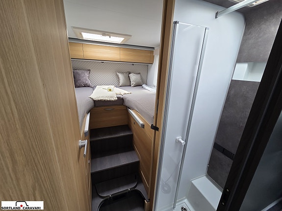 Adria MATRIX PLUS 670 SL - Fiat MultiJet3 140HP (103kW) HD 43H 19 of 30
