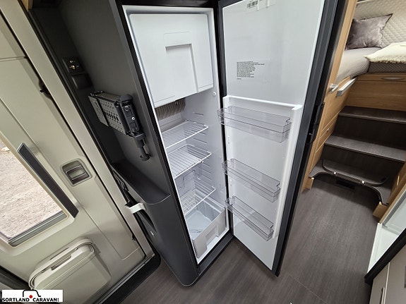 Adria MATRIX PLUS 670 SL - Fiat MultiJet3 140HP (103kW) HD 43H 18 of 30